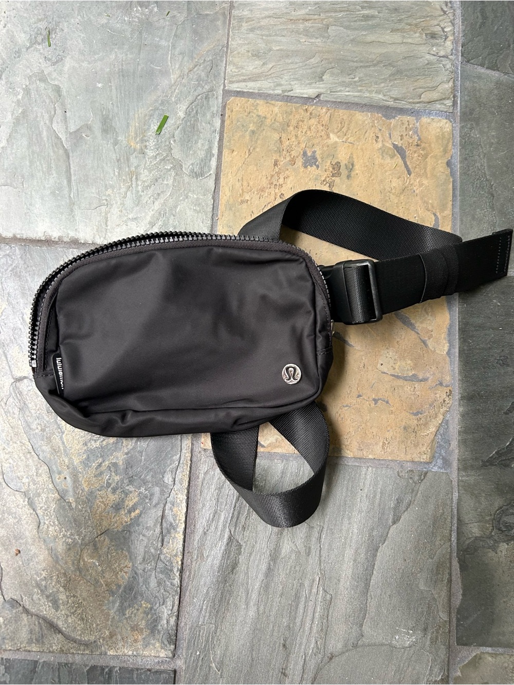 Lululemon black belt bag